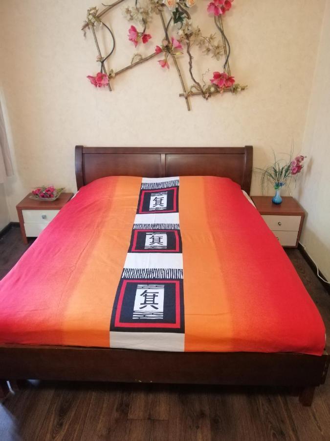 Лепсе, 83Д. Аеропорт Жуляны. Шалимова. Шулимова. Исида. Isida. Метро Берестейская, Шулявская. Американское Посольство Kiew Exterior foto